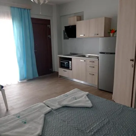 Perla * Paralia Dionysiou