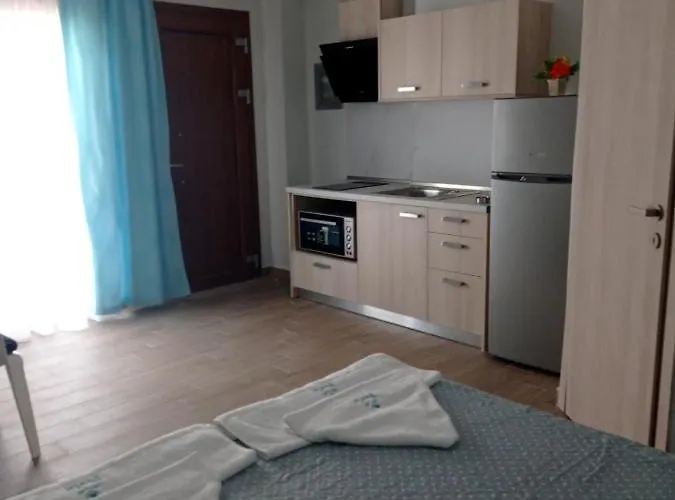 Perla * Paralia Dionysiou